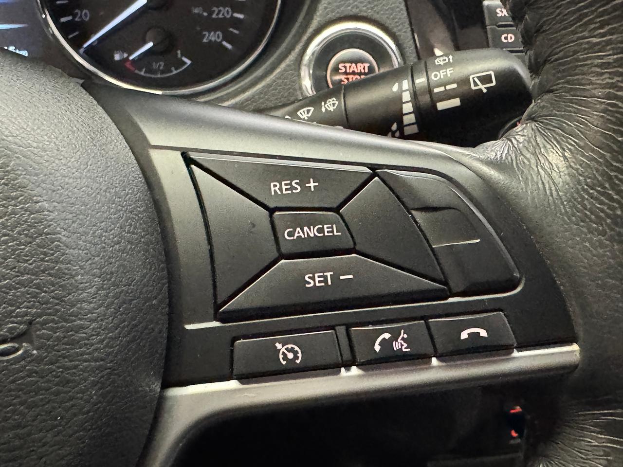 2017 Nissan Rogue SV Tech AWD+GPS+PANO Roof+Remote Start+360 Camera Photo