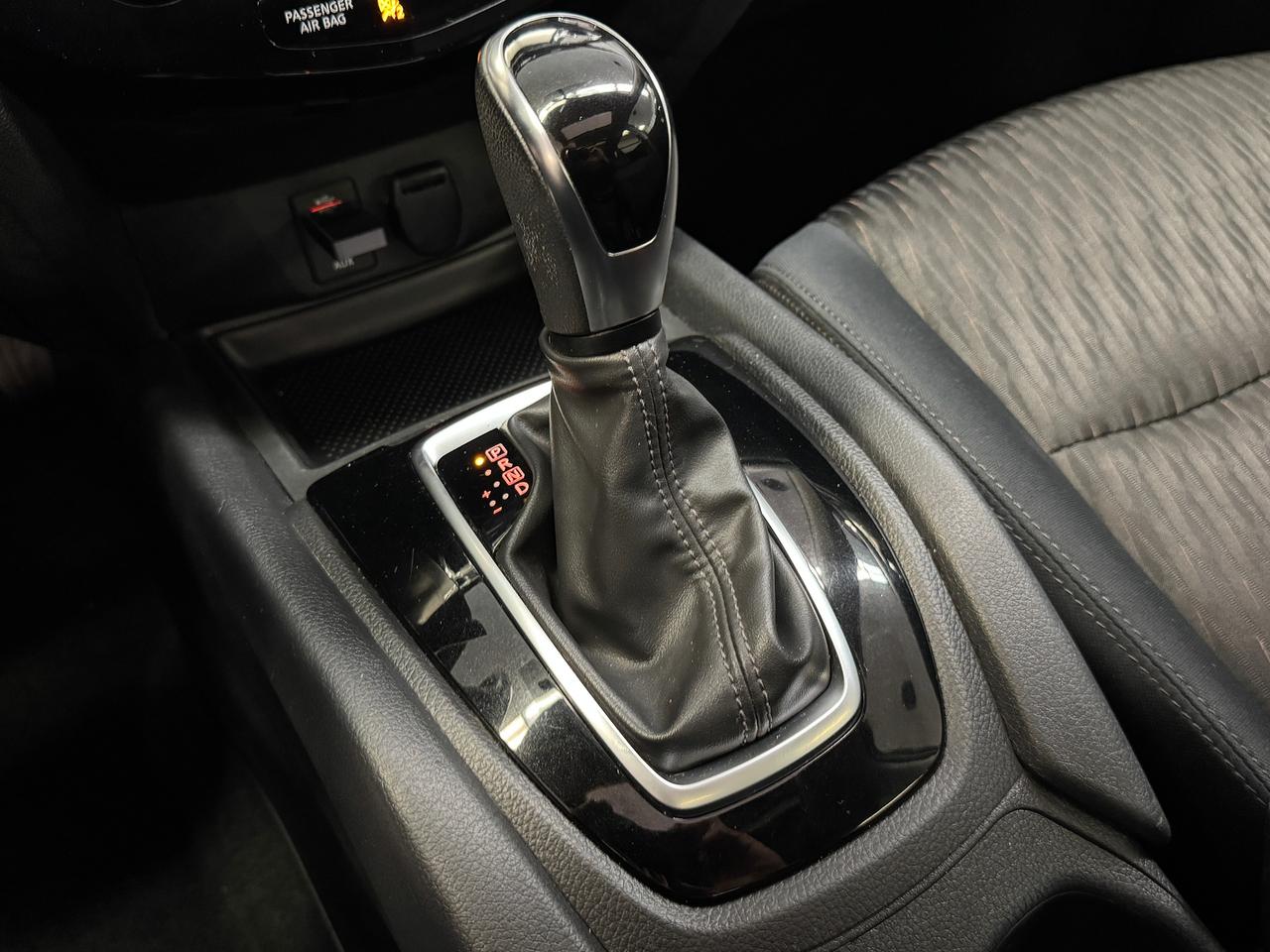 2017 Nissan Rogue SV Tech AWD+GPS+PANO Roof+Remote Start+360 Camera Photo