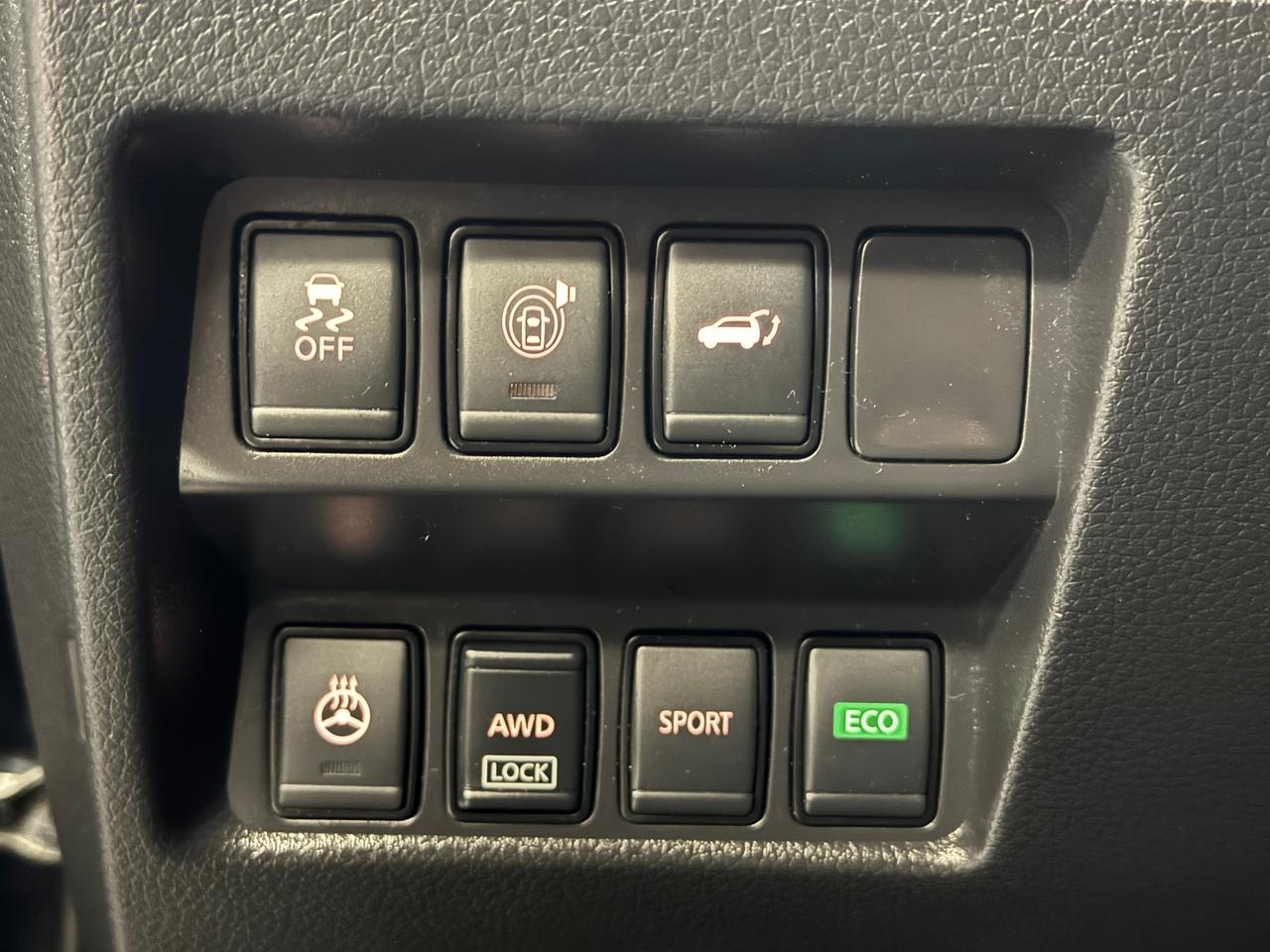 2017 Nissan Rogue SV Tech AWD+GPS+PANO Roof+Remote Start+360 Camera Photo4