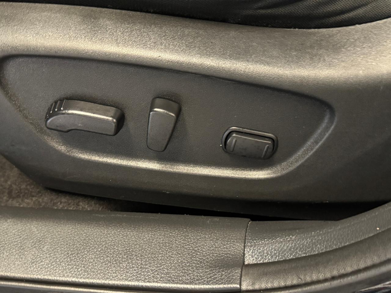 2017 Nissan Rogue SV Tech AWD+GPS+PANO Roof+Remote Start+360 Camera Photo