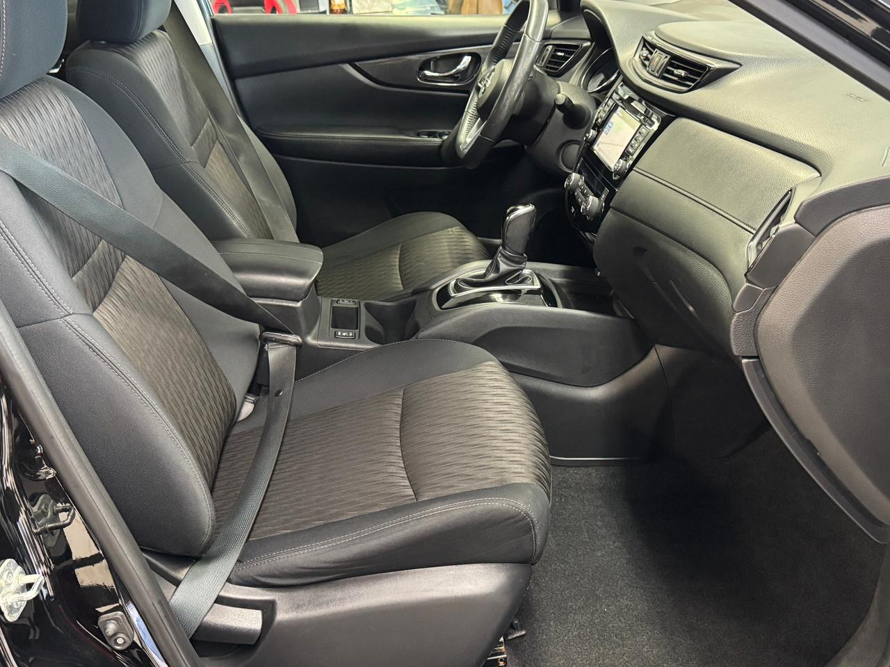 2017 Nissan Rogue SV Tech AWD+GPS+PANO Roof+Remote Start+360 Camera Photo