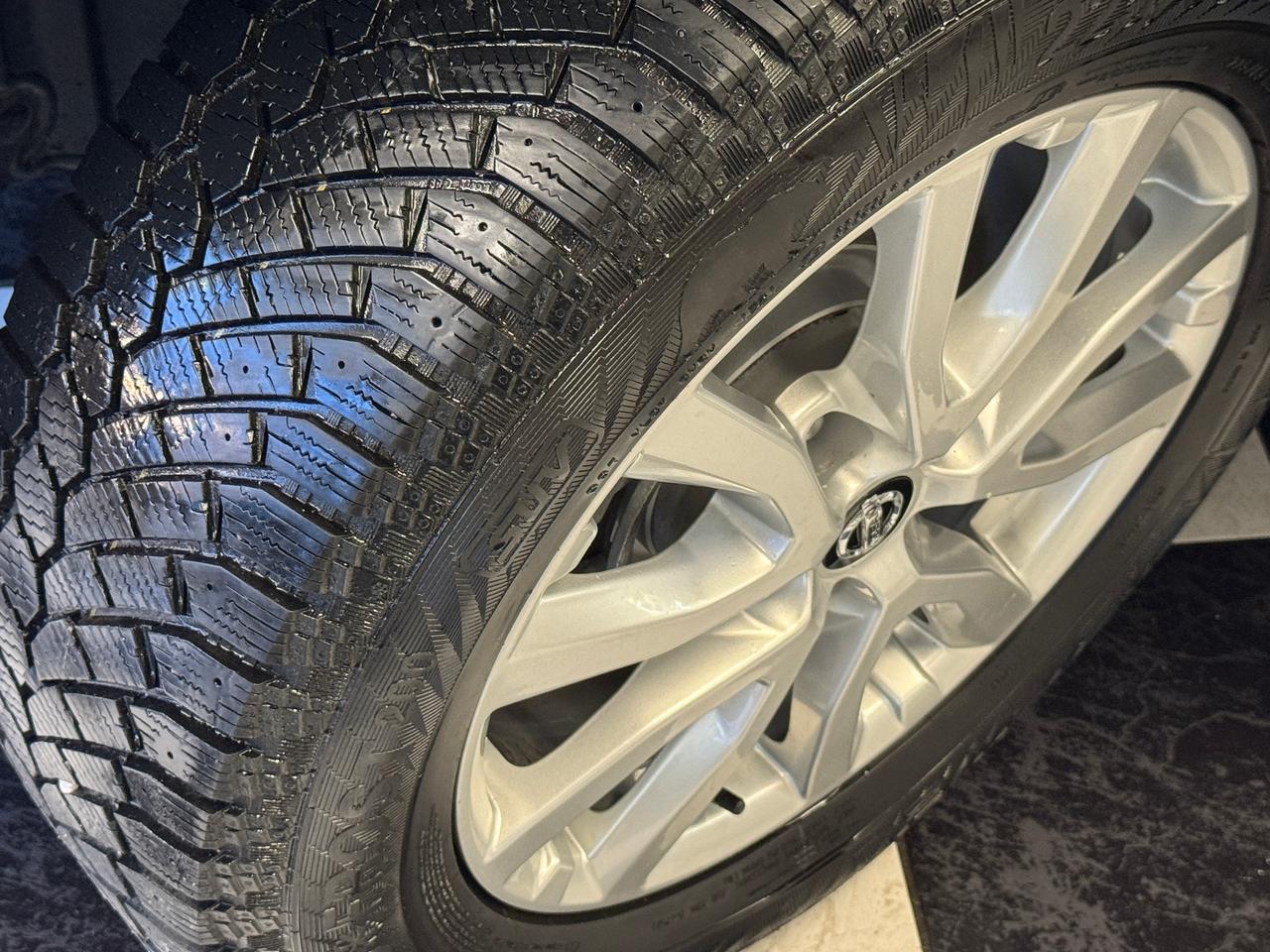 2017 Nissan Rogue SV Tech AWD+GPS+PANO Roof+Remote Start+360 Camera Photo