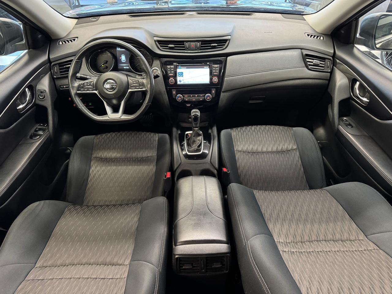 2017 Nissan Rogue SV Tech AWD+GPS+PANO Roof+Remote Start+360 Camera Photo1