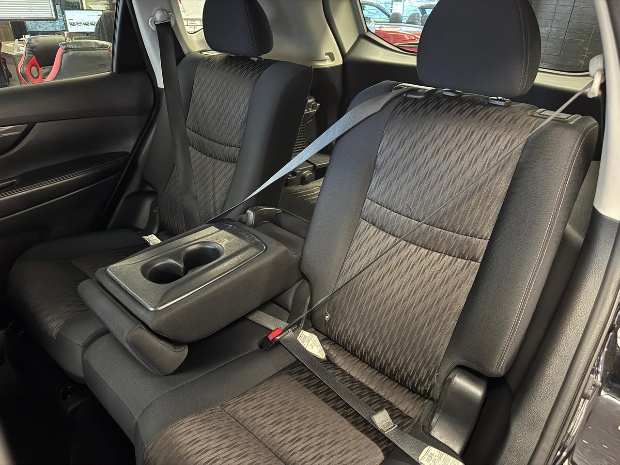 2017 Nissan Rogue SV Tech AWD+GPS+PANO Roof+Remote Start+360 Camera Photo