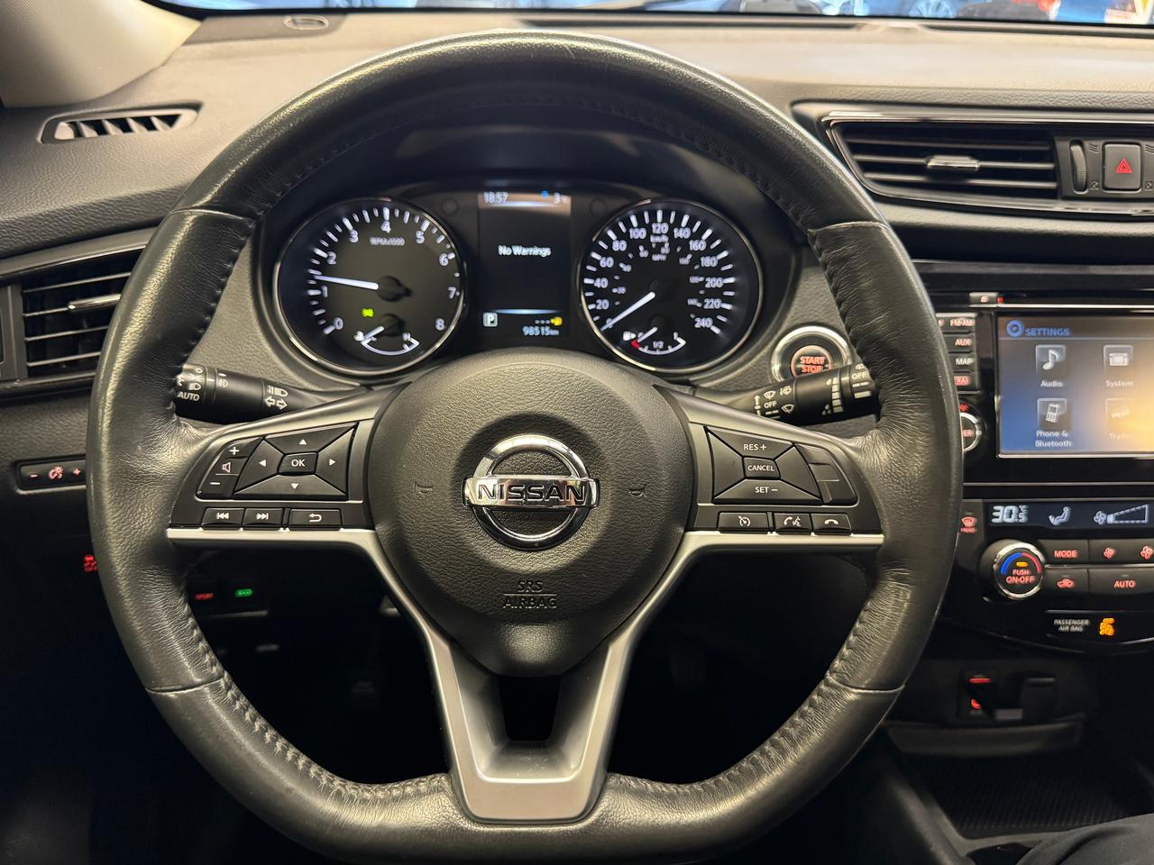 2017 Nissan Rogue SV Tech AWD+GPS+PANO Roof+Remote Start+360 Camera Photo