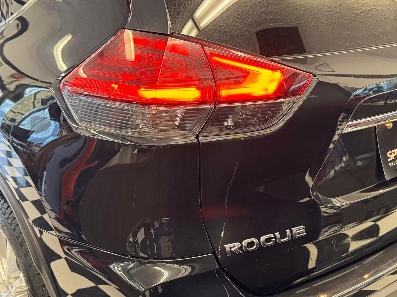 2017 Nissan Rogue SV Tech AWD+GPS+PANO Roof+Remote Start+360 Camera Photo