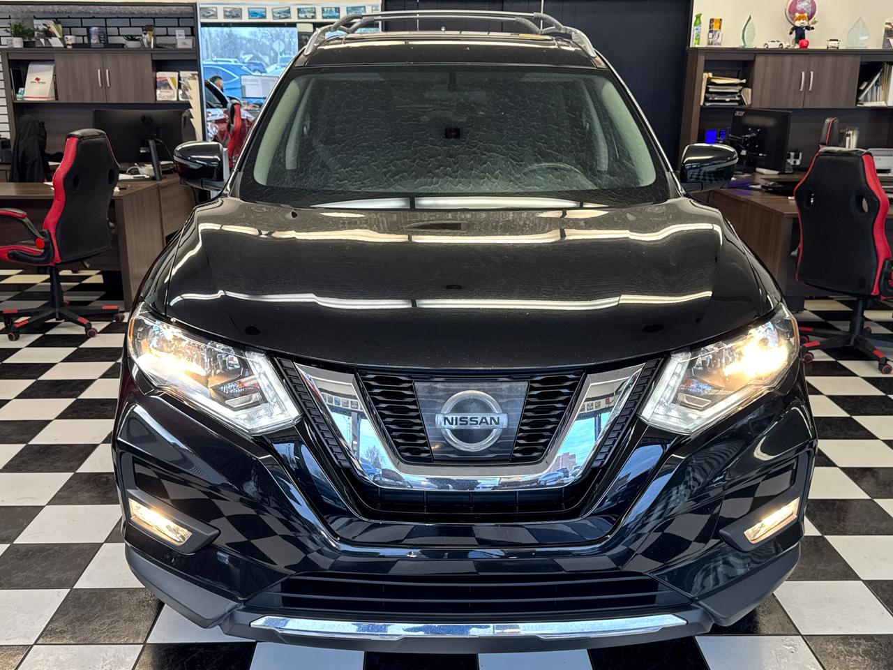 2017 Nissan Rogue SV Tech AWD+GPS+PANO Roof+Remote Start+360 Camera Photo