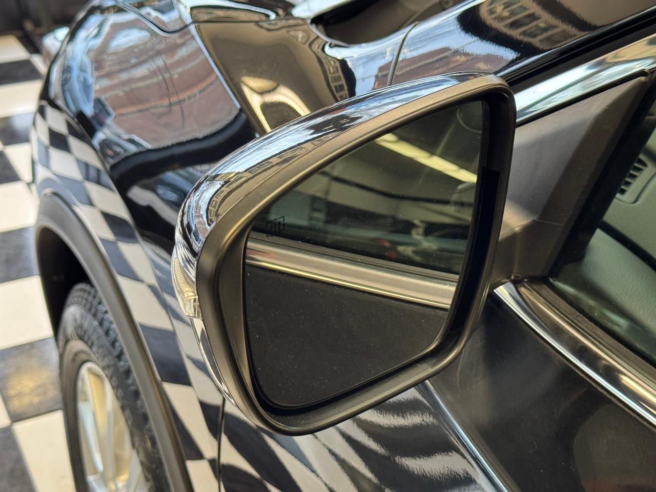 2017 Nissan Rogue SV Tech AWD+GPS+PANO Roof+Remote Start+360 Camera Photo