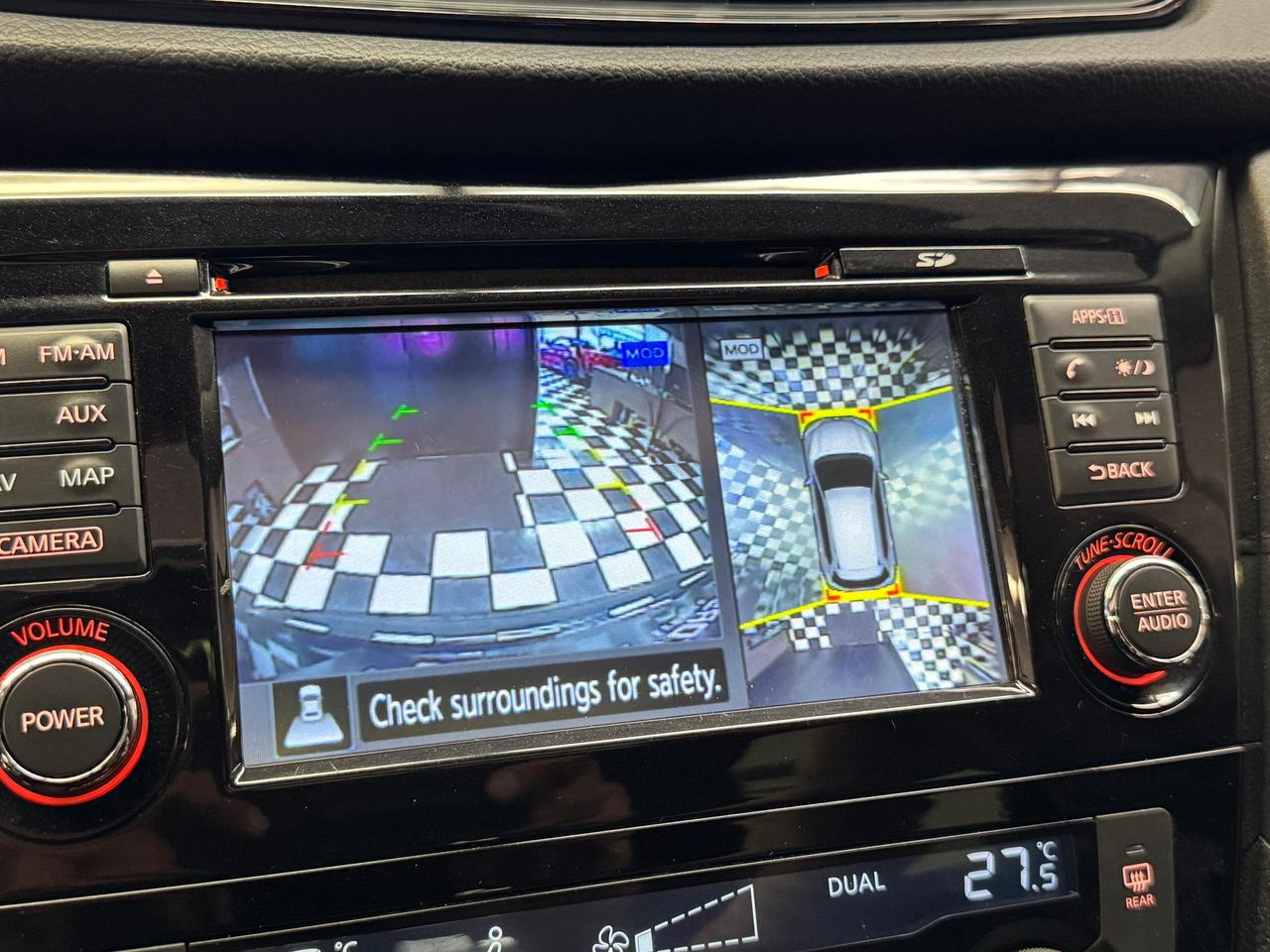 2017 Nissan Rogue SV Tech AWD+GPS+PANO Roof+Remote Start+360 Camera Photo