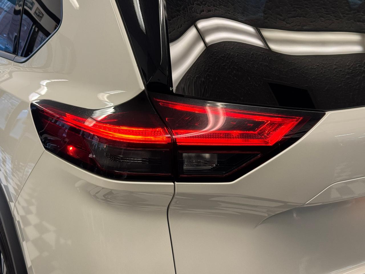 2021 Nissan Rogue SV Moonroof+BSM+Adaptive Cruise+CLEAN CARFAX Photo