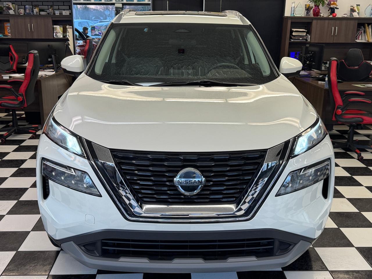 2021 Nissan Rogue SV Moonroof+BSM+Adaptive Cruise+CLEAN CARFAX Photo