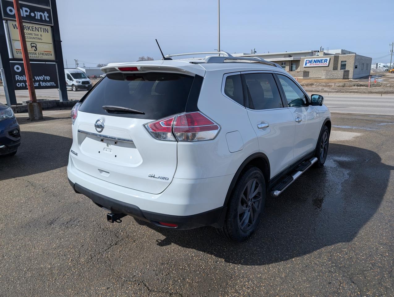 2016 Nissan Rogue SL | LOW KM | MB Owned | Leather | NAV - Photo #4