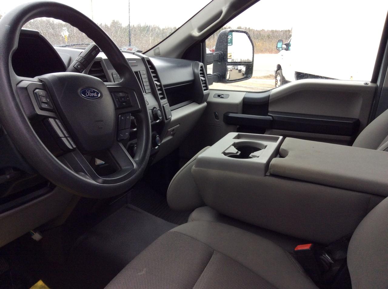 2022 Ford F-550 XL Photo