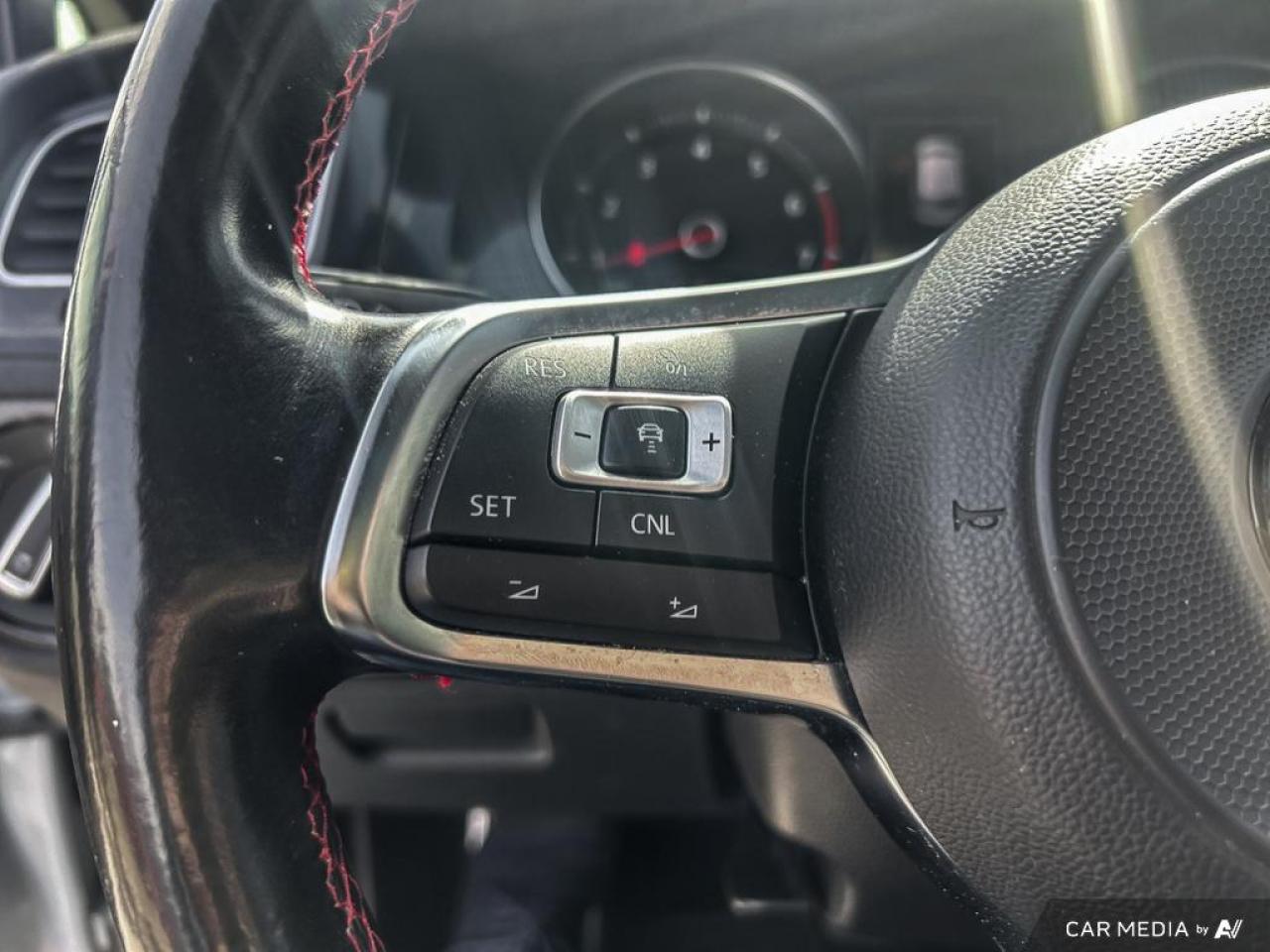 2017 Volkswagen Golf GTI / PERFORMANCE DSG / ROOF / LEATHER / NAV - Photo #17