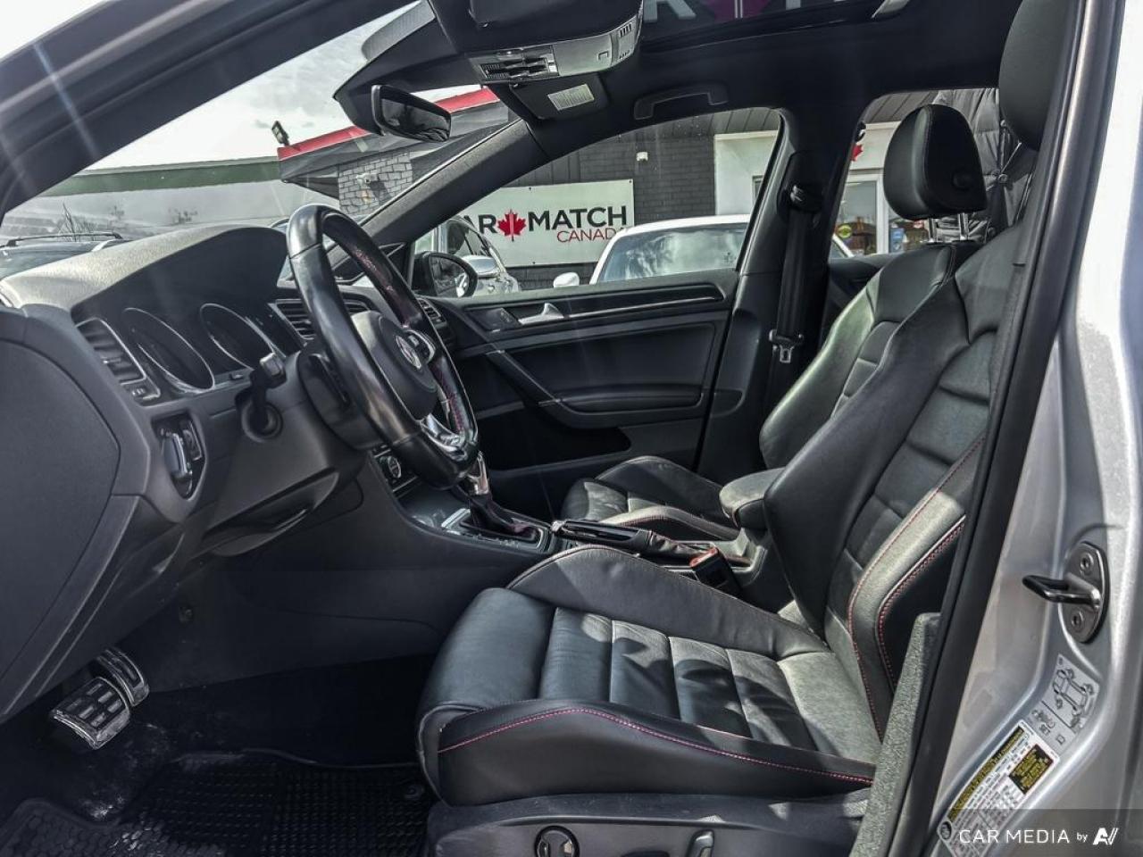 2017 Volkswagen Golf GTI / PERFORMANCE DSG / ROOF / LEATHER / NAV - Photo #12