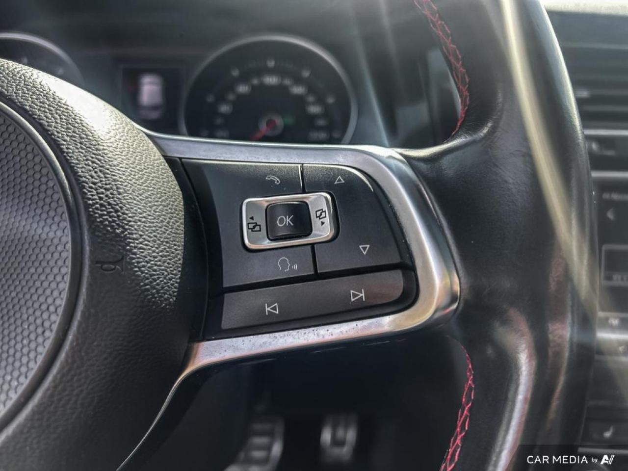 2017 Volkswagen Golf GTI / PERFORMANCE DSG / ROOF / LEATHER / NAV - Photo #16