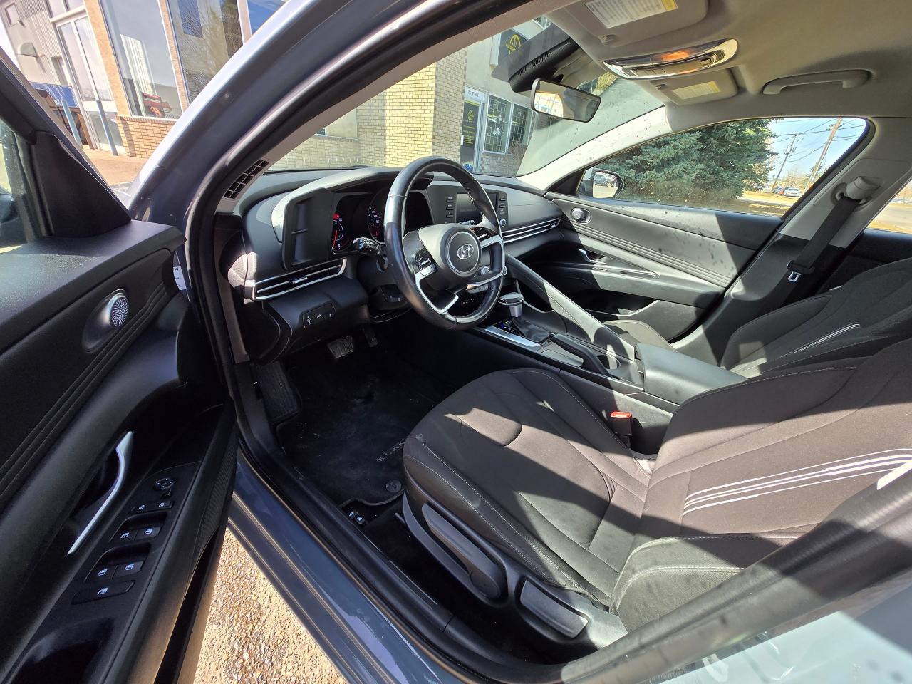 2022 Hyundai Elantra PREFERRED | ALL CREDIT ACCEPTED!! - Photo #9