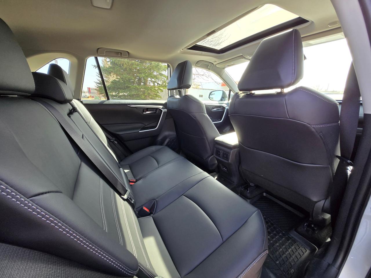 2024 Toyota RAV4 Hybrid XLE | ALL CREDIT ACCEPTED!! - Photo #17
