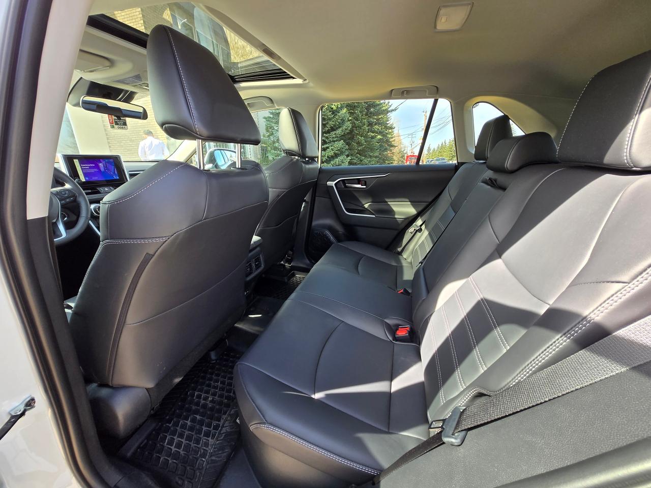 2024 Toyota RAV4 Hybrid XLE | ALL CREDIT ACCEPTED!! - Photo #19