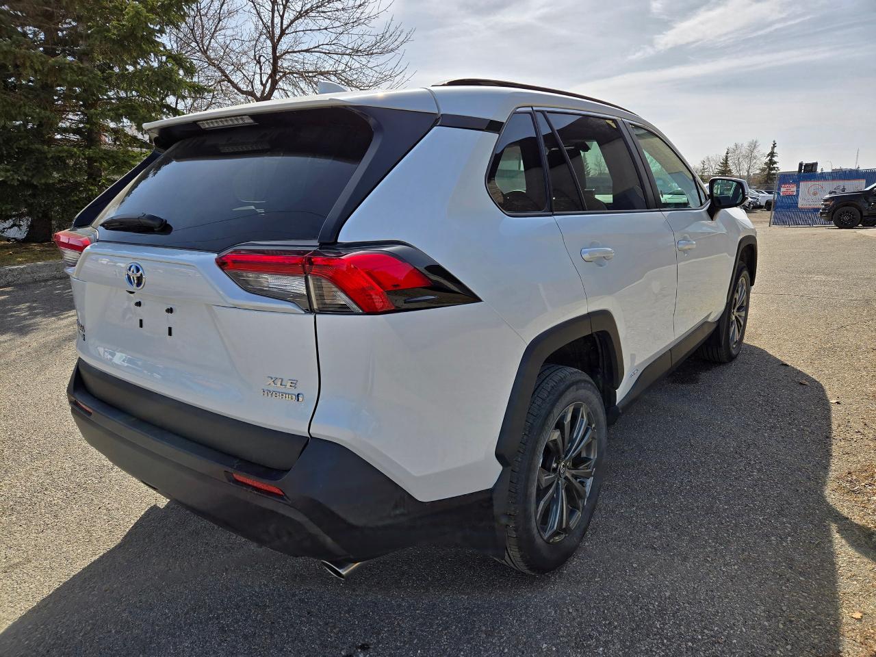 2024 Toyota RAV4 Hybrid XLE | ALL CREDIT ACCEPTED!! - Photo #7
