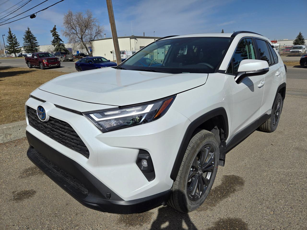 2024 Toyota RAV4 Hybrid XLE | ALL CREDIT ACCEPTED!! - Photo #3
