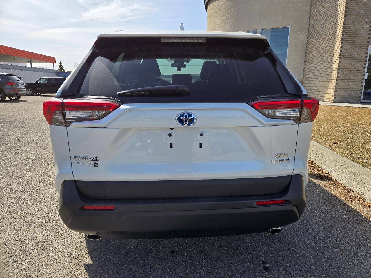 2024 Toyota RAV4 Hybrid XLE | ALL CREDIT ACCEPTED!! - Photo #6