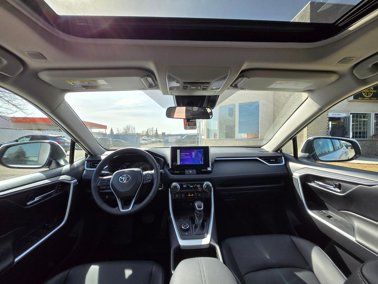 2024 Toyota RAV4 Hybrid XLE | ALL CREDIT ACCEPTED!! - Photo #10
