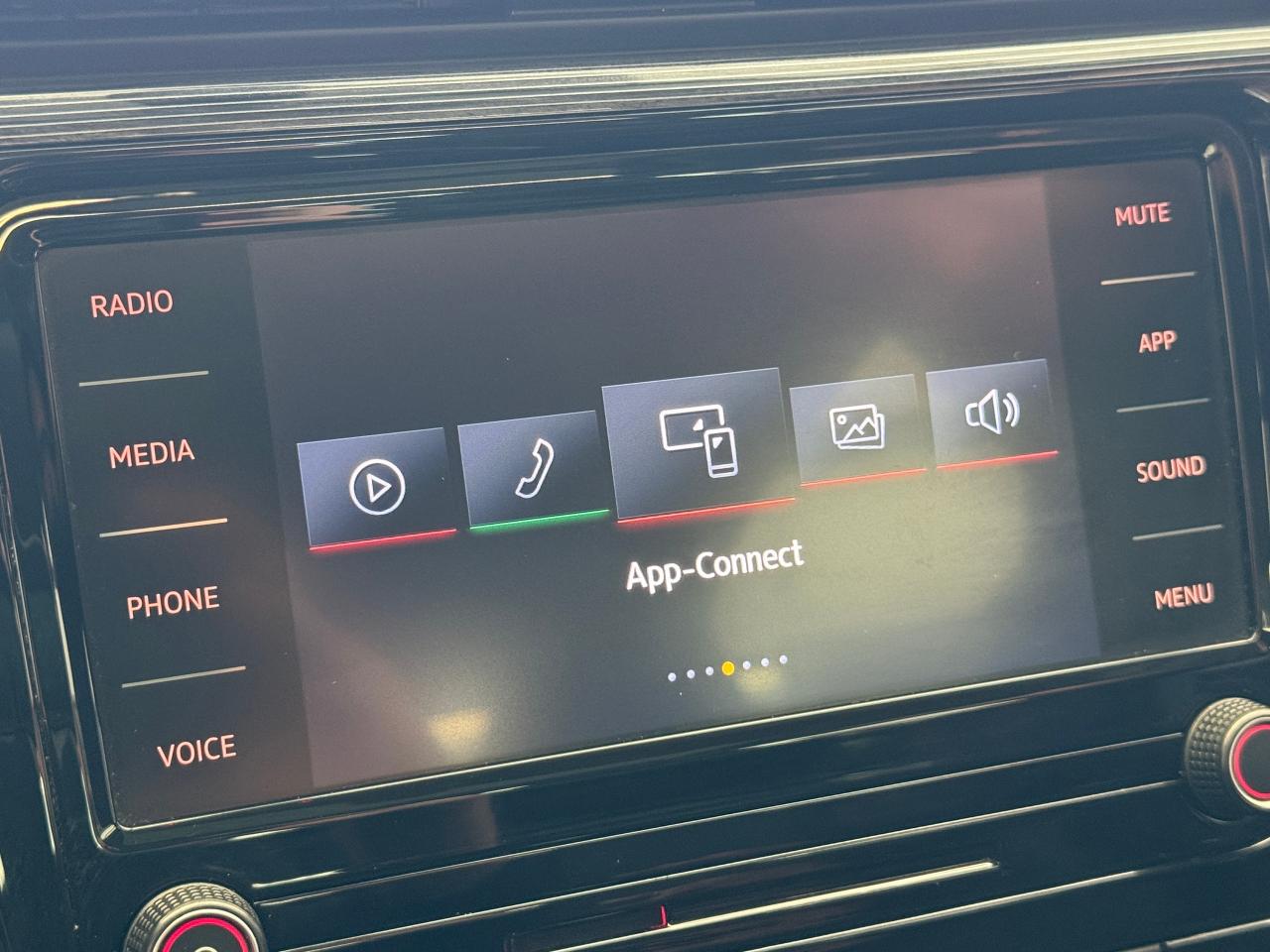 2021 Volkswagen Passat HIGHLINE+Adaptive Cruise+Roof+BSM+CLEAN CARFAX - Photo #36