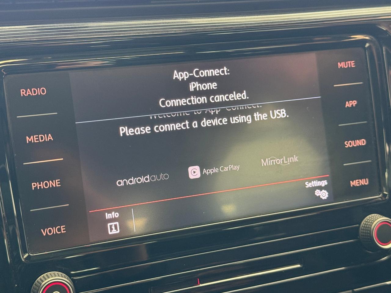 2021 Volkswagen Passat HIGHLINE+Adaptive Cruise+Roof+BSM+CLEAN CARFAX - Photo #34