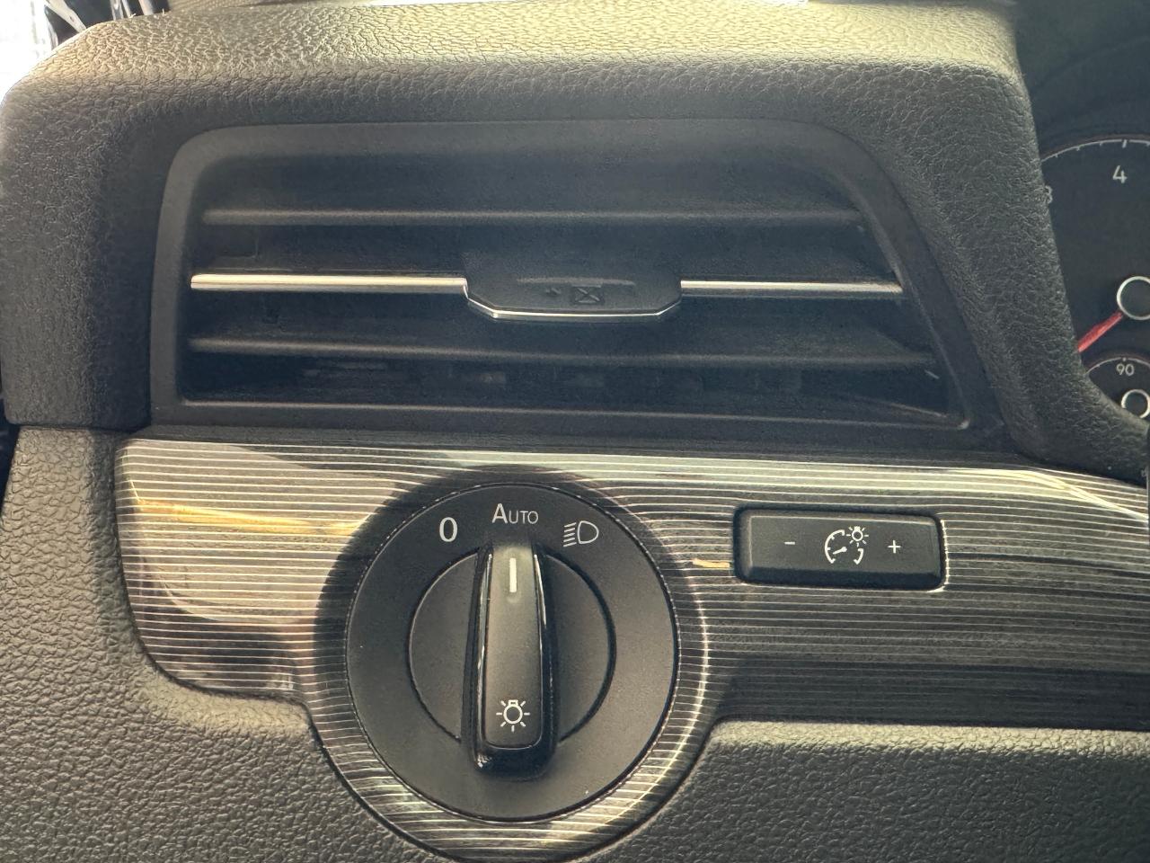 2021 Volkswagen Passat HIGHLINE+Adaptive Cruise+Roof+BSM+CLEAN CARFAX - Photo #50