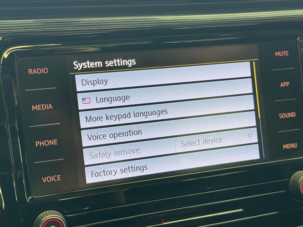 2021 Volkswagen Passat HIGHLINE+Adaptive Cruise+Roof+BSM+CLEAN CARFAX - Photo #35