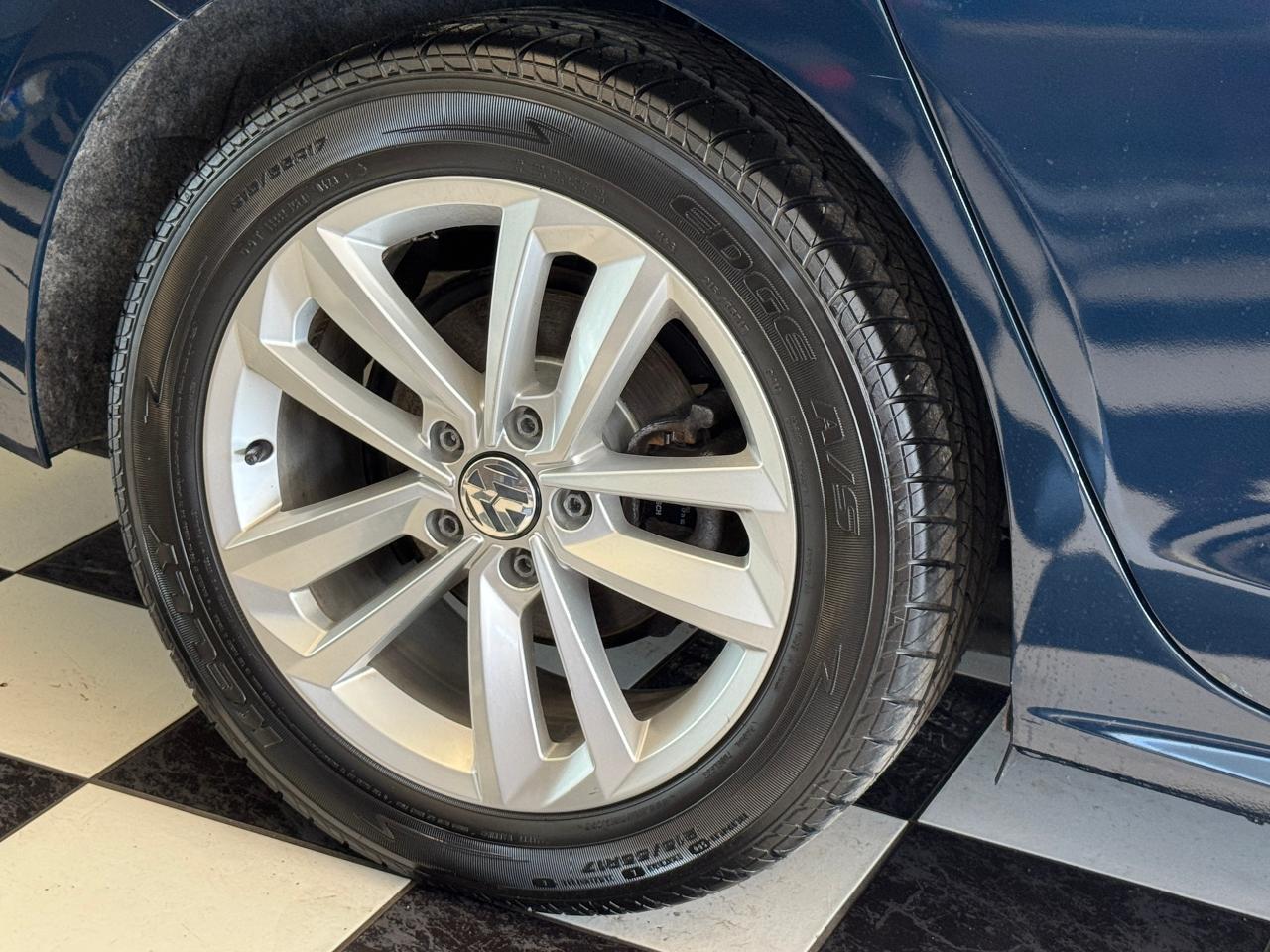 2021 Volkswagen Passat HIGHLINE+Adaptive Cruise+Roof+BSM+CLEAN CARFAX - Photo #57