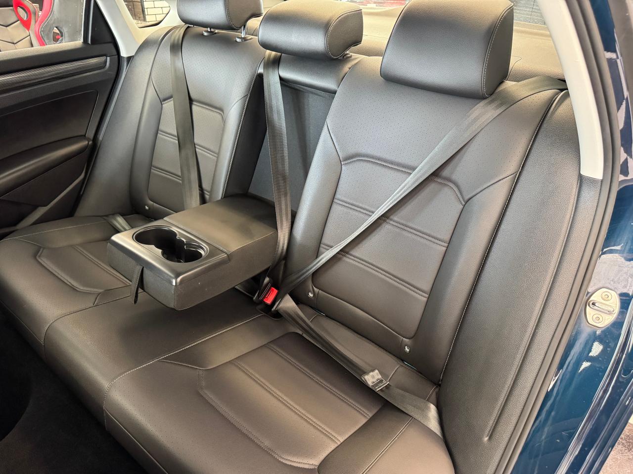 2021 Volkswagen Passat HIGHLINE+Adaptive Cruise+Roof+BSM+CLEAN CARFAX - Photo #28