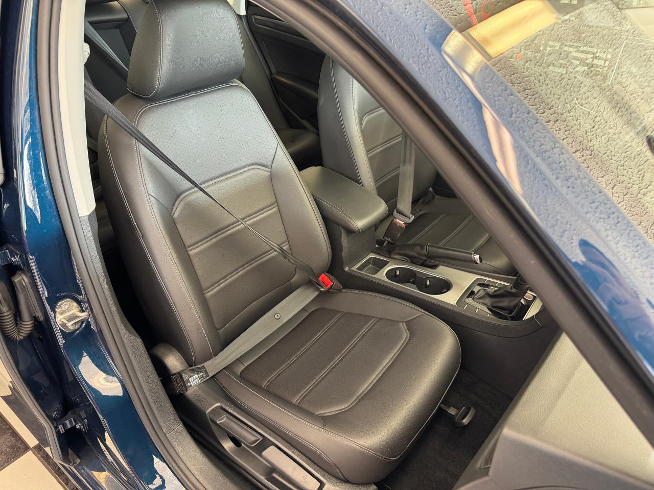 2021 Volkswagen Passat HIGHLINE+Adaptive Cruise+Roof+BSM+CLEAN CARFAX - Photo #26