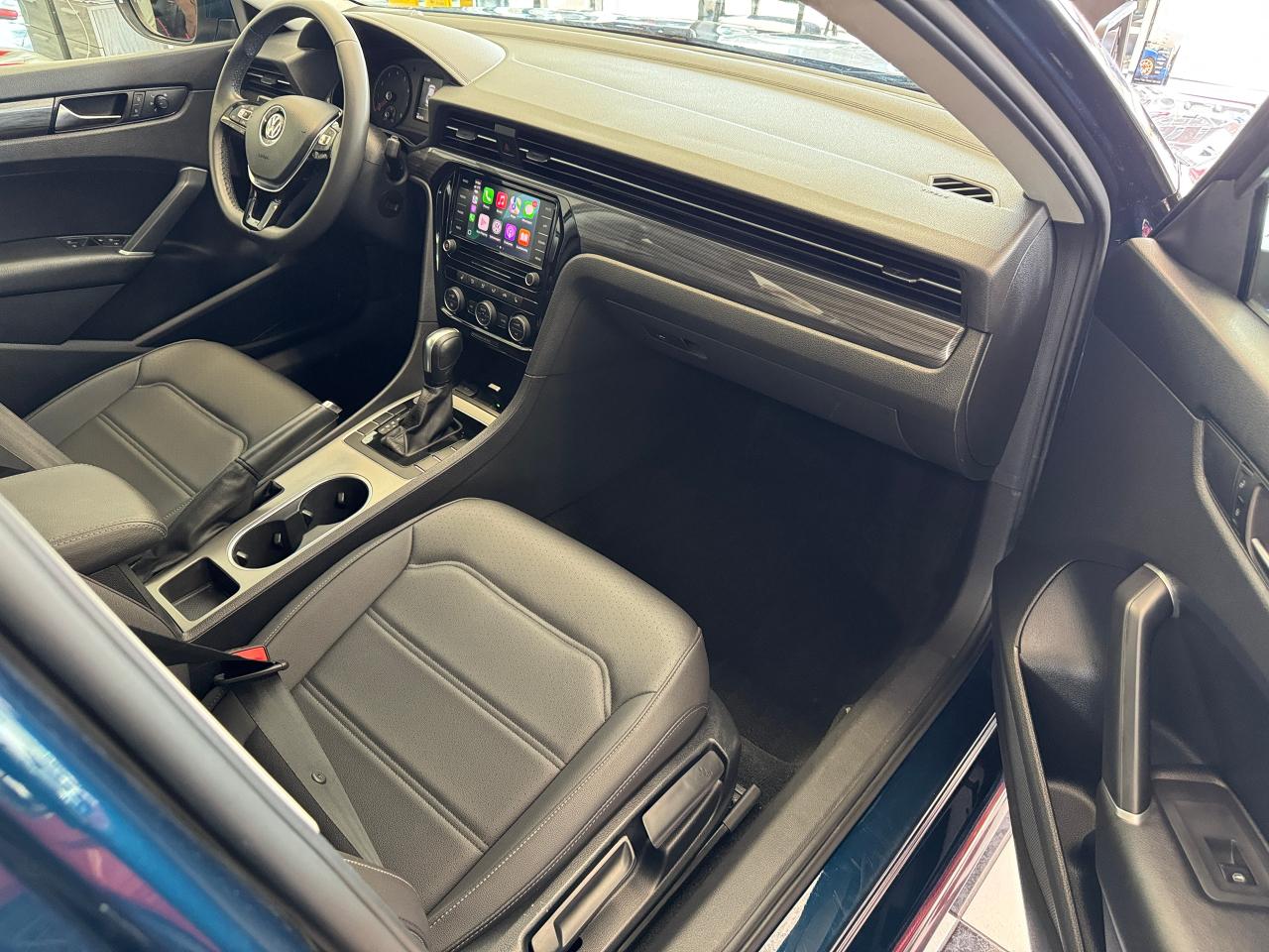 2021 Volkswagen Passat HIGHLINE+Adaptive Cruise+Roof+BSM+CLEAN CARFAX - Photo #24