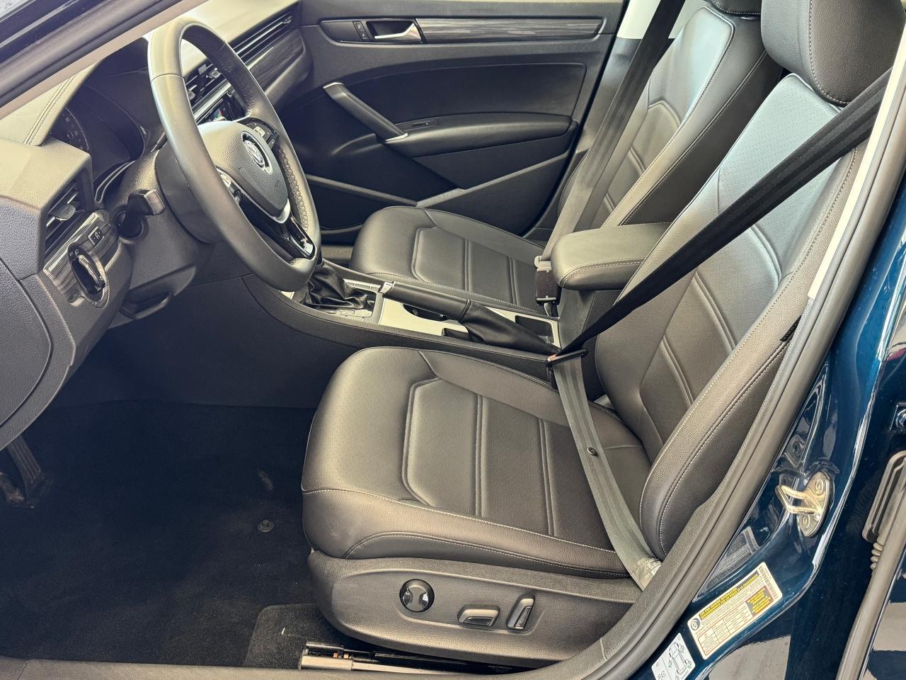2021 Volkswagen Passat HIGHLINE+Adaptive Cruise+Roof+BSM+CLEAN CARFAX - Photo #22