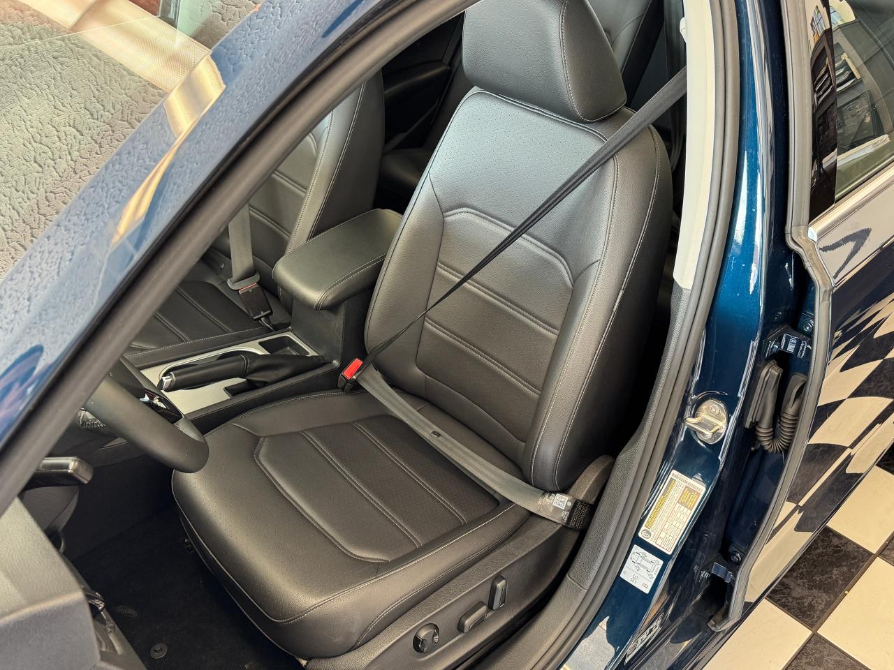 2021 Volkswagen Passat HIGHLINE+Adaptive Cruise+Roof+BSM+CLEAN CARFAX - Photo #23
