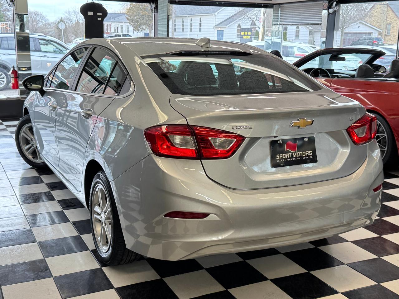 2018 Chevrolet Cruze LT+New Tires+Camera+ApplePlay+CLEAN CARFAX - Photo #15