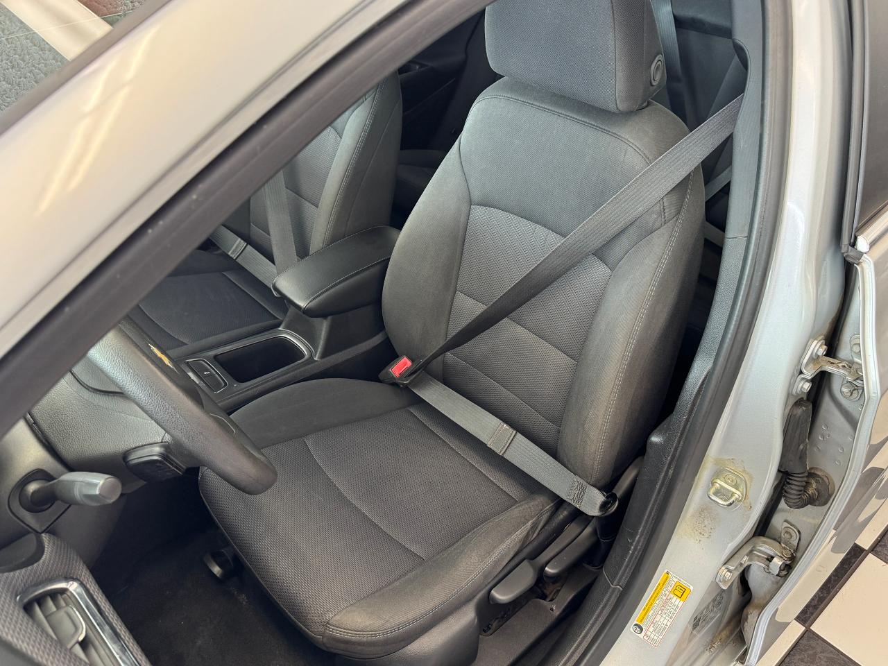 2018 Chevrolet Cruze LT+New Tires+Camera+ApplePlay+CLEAN CARFAX - Photo #20