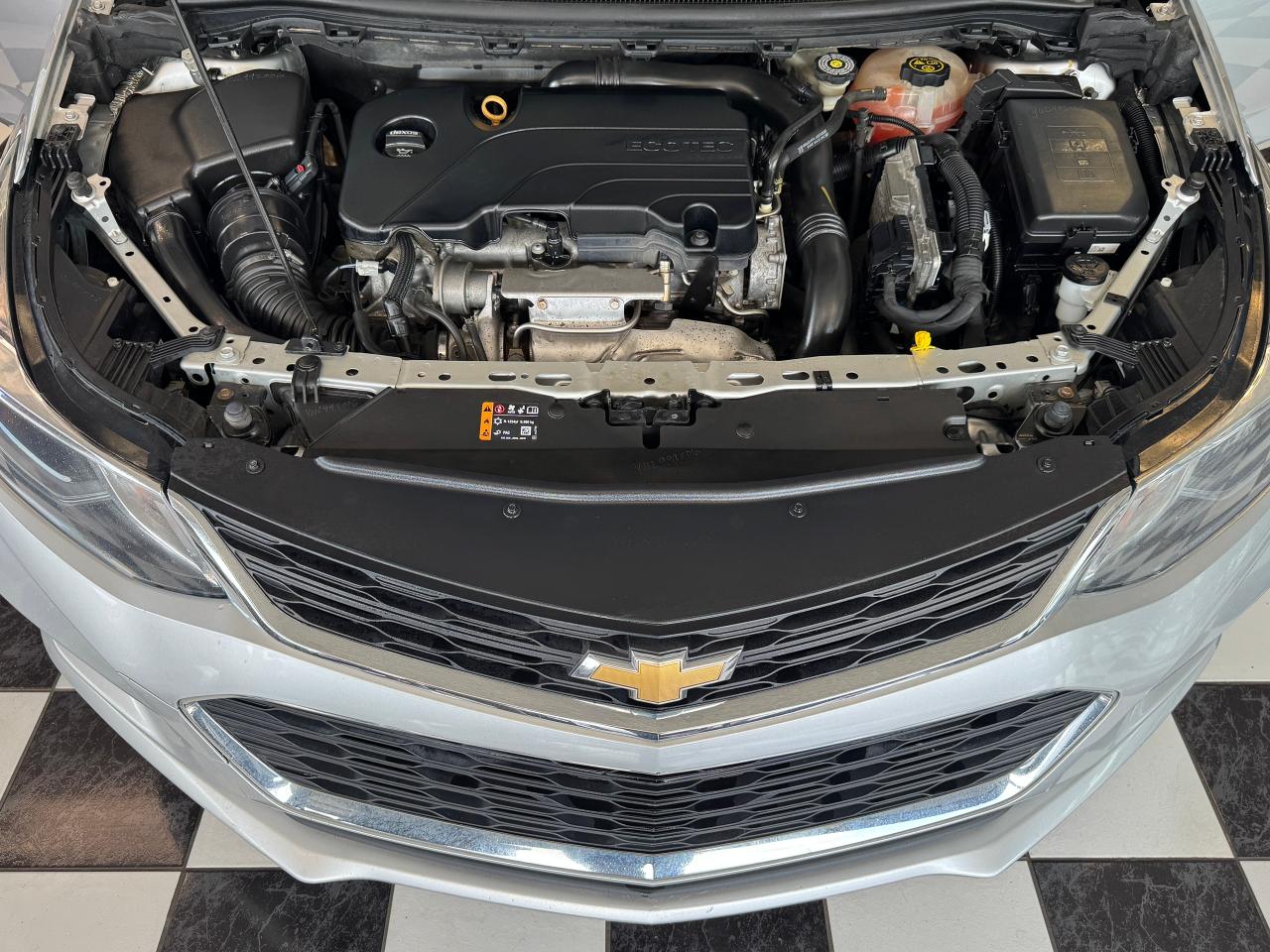 2018 Chevrolet Cruze LT+New Tires+Camera+ApplePlay+CLEAN CARFAX - Photo #10