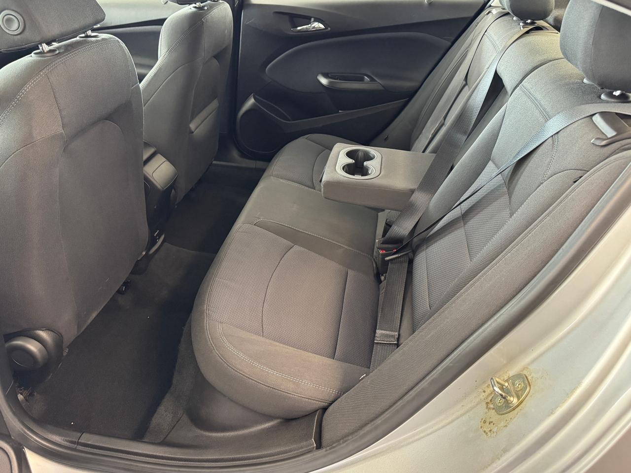 2018 Chevrolet Cruze LT+New Tires+Camera+ApplePlay+CLEAN CARFAX Photo24