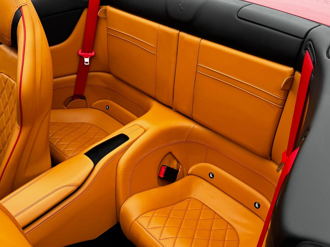 2015 Ferrari California T **CONVERTIBLE**CLEAN CARFAX** - Photo #37