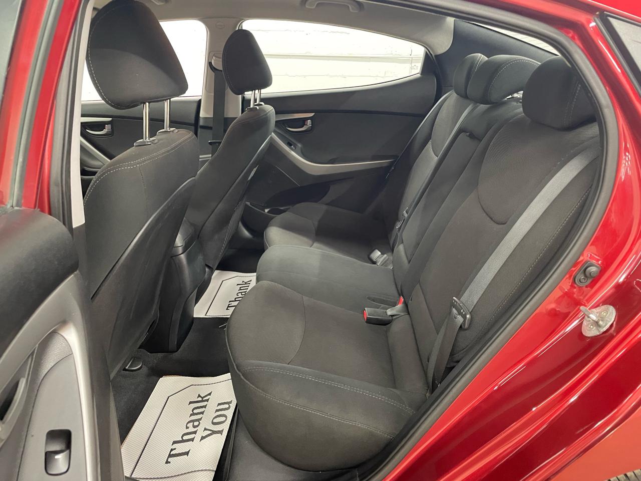 2016 Hyundai Elantra GL Photo9