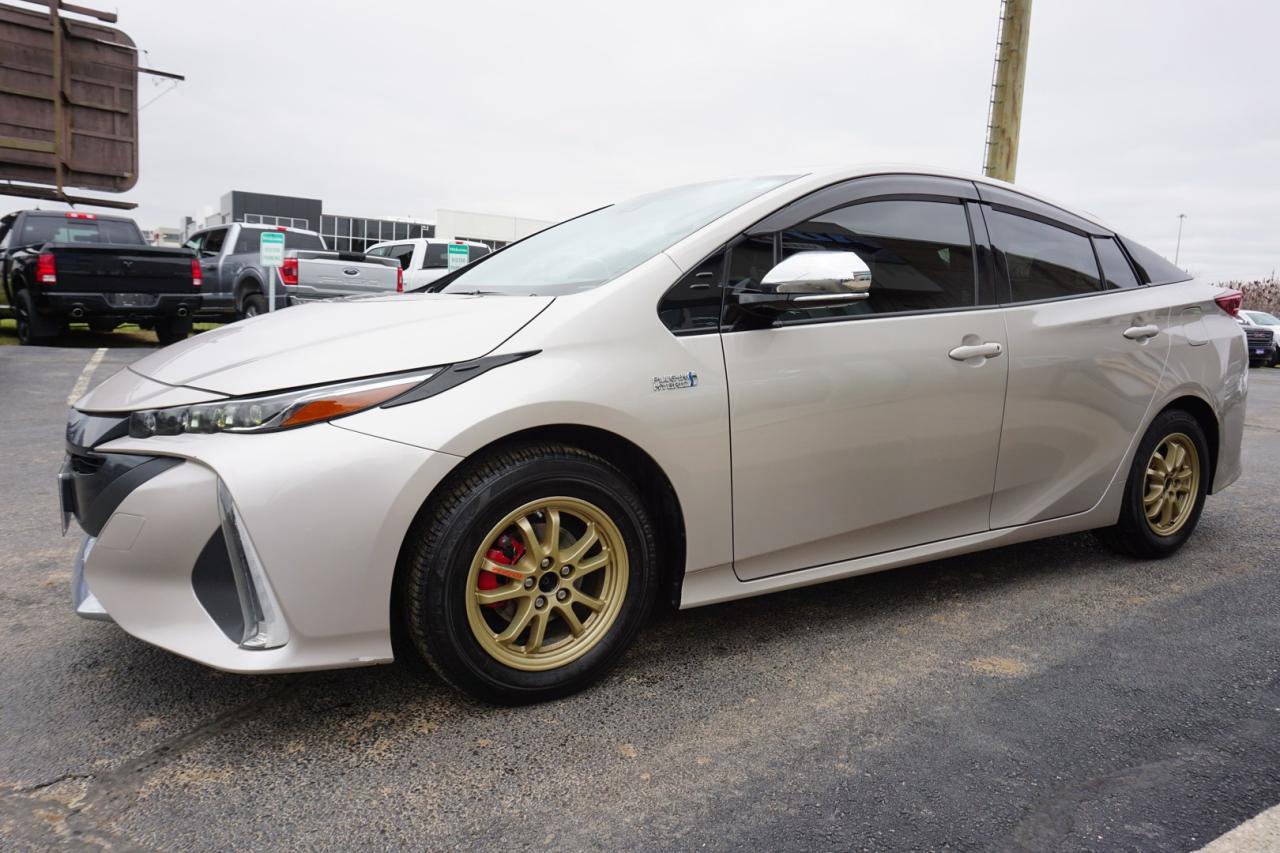 2018 Toyota Prius Prime PREMIUM PLUG-IN CERTIFIED *2nd WINTER* NAV CAMERA HEATED SEAT/STEERING LANE DEPARTURE - Photo #3