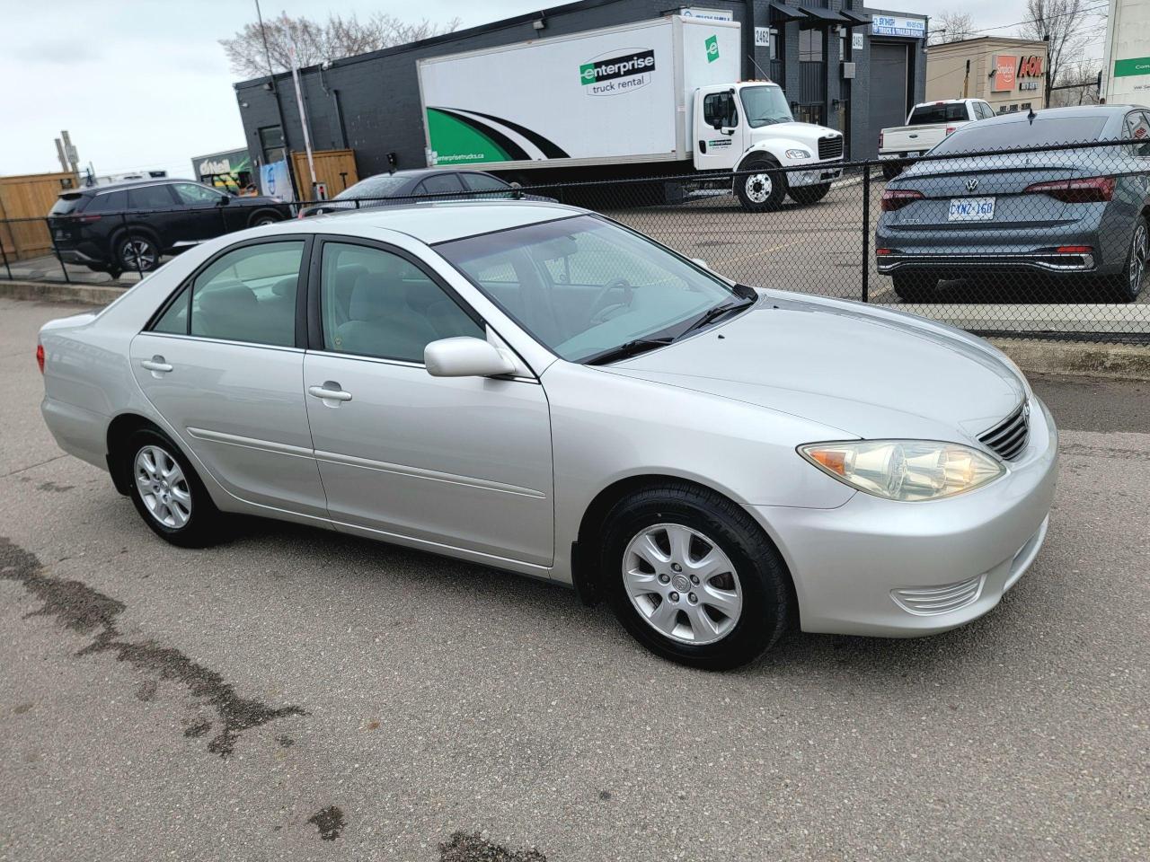 2006 Toyota Camry ONE OWNER Photo2
