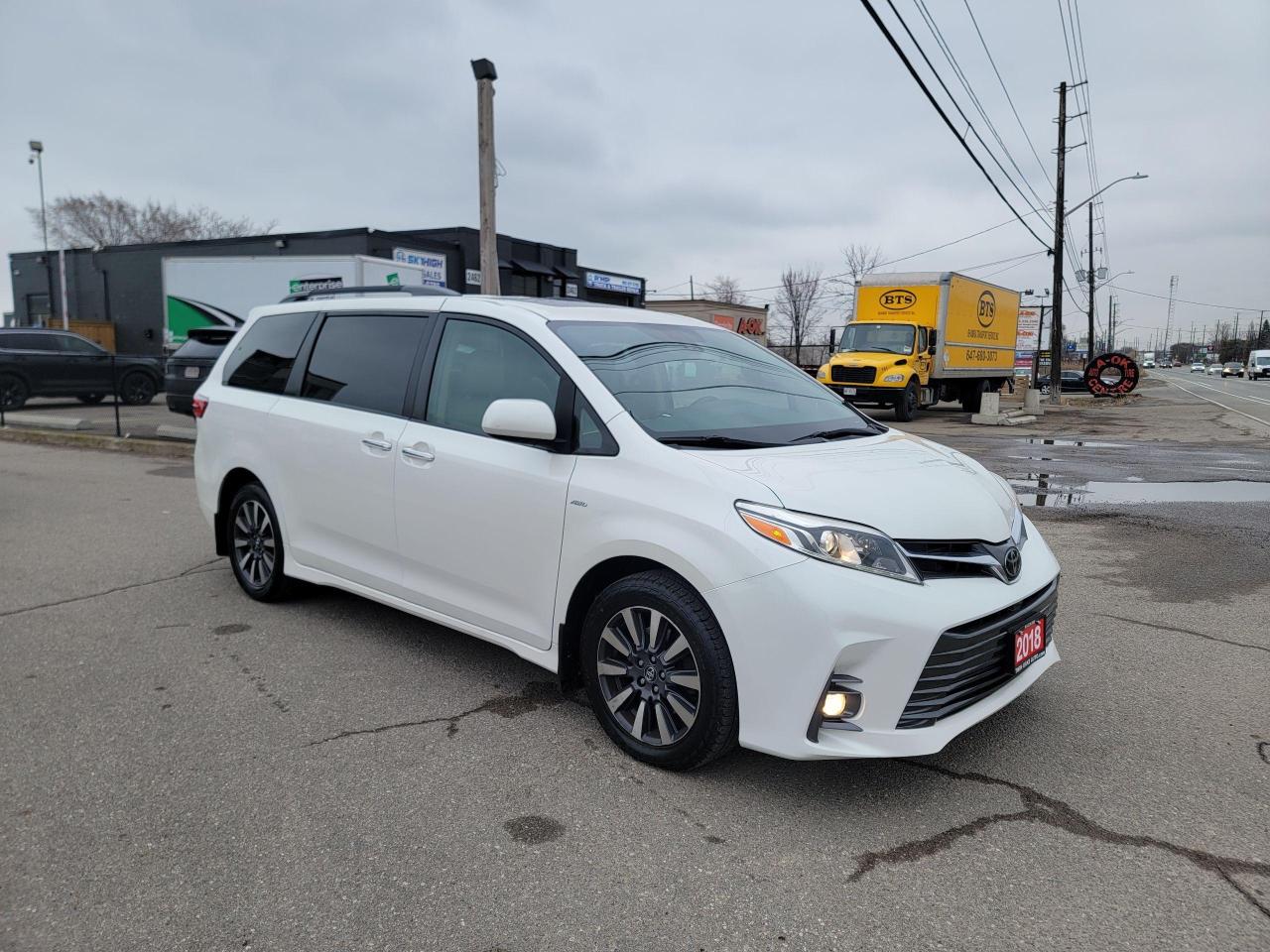 2018 Toyota Sienna XLE 7-Passenger AWD - Photo #3