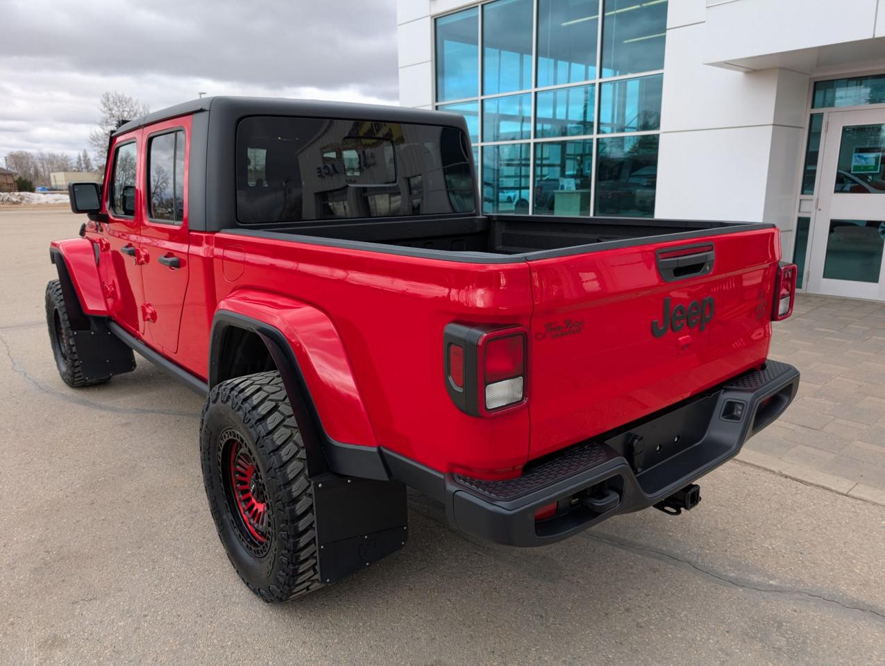 2023 Jeep Gladiator Sport S Photo5