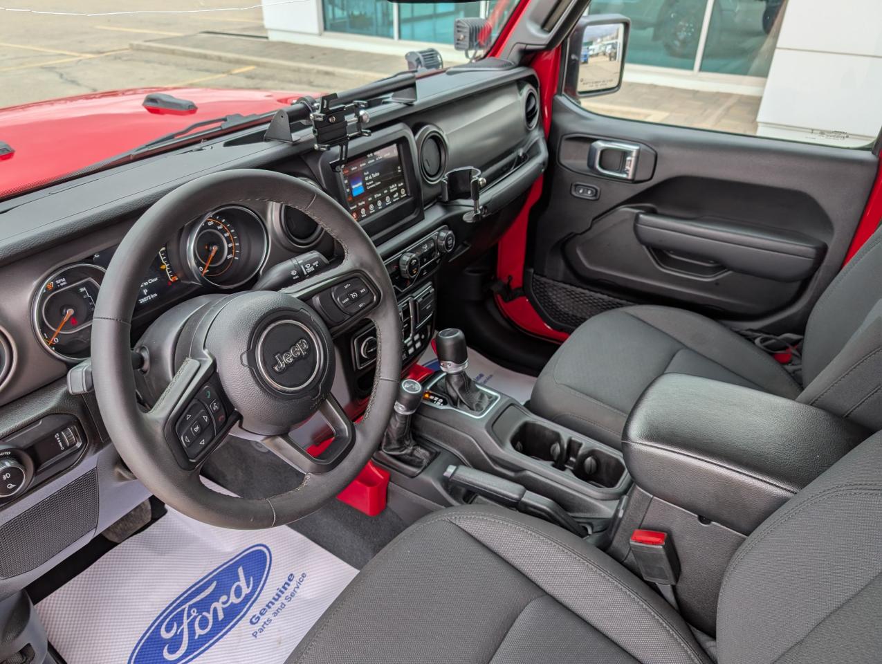 2023 Jeep Gladiator Sport S Photo5