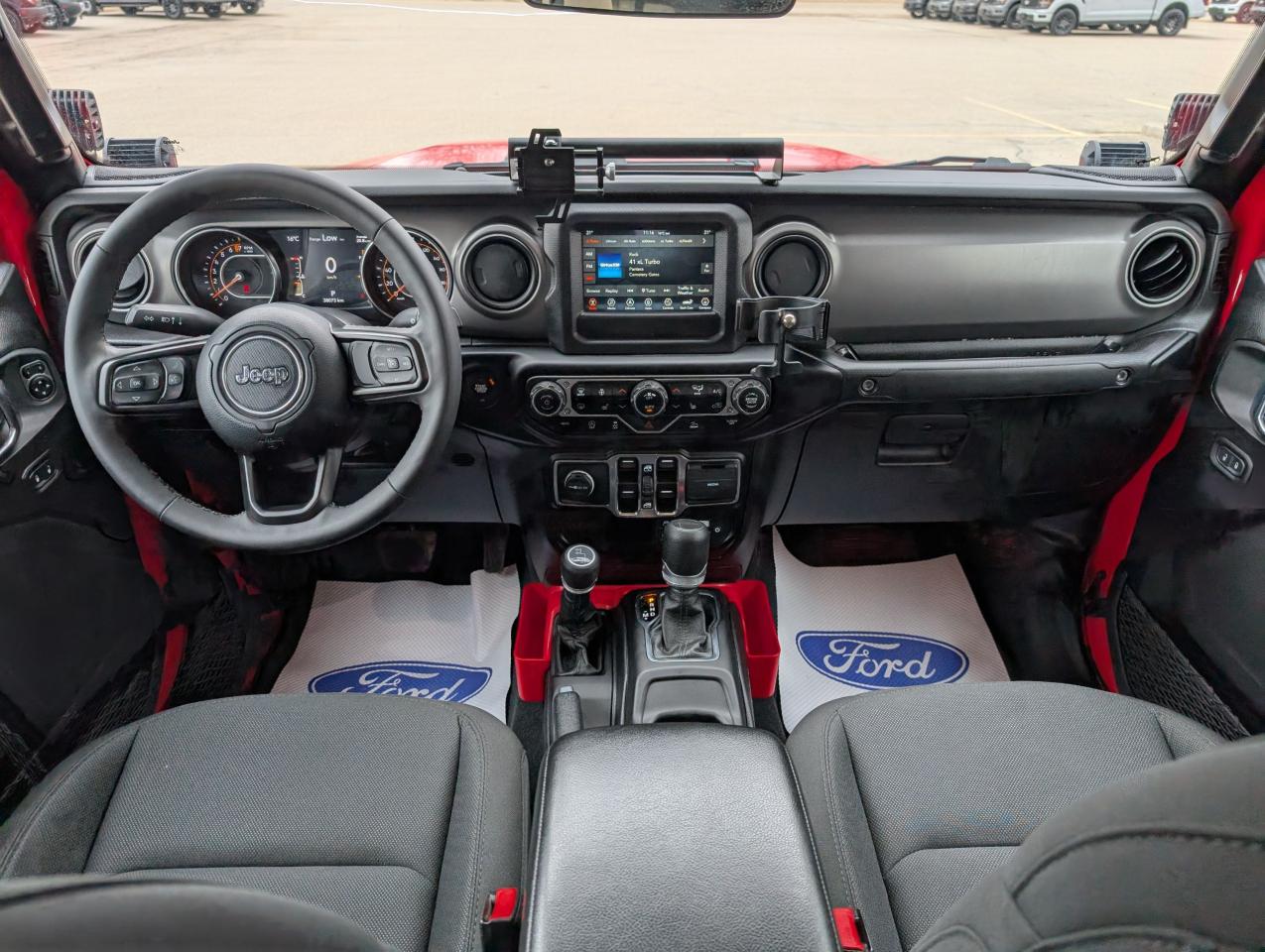 2023 Jeep Gladiator Sport S Photo5