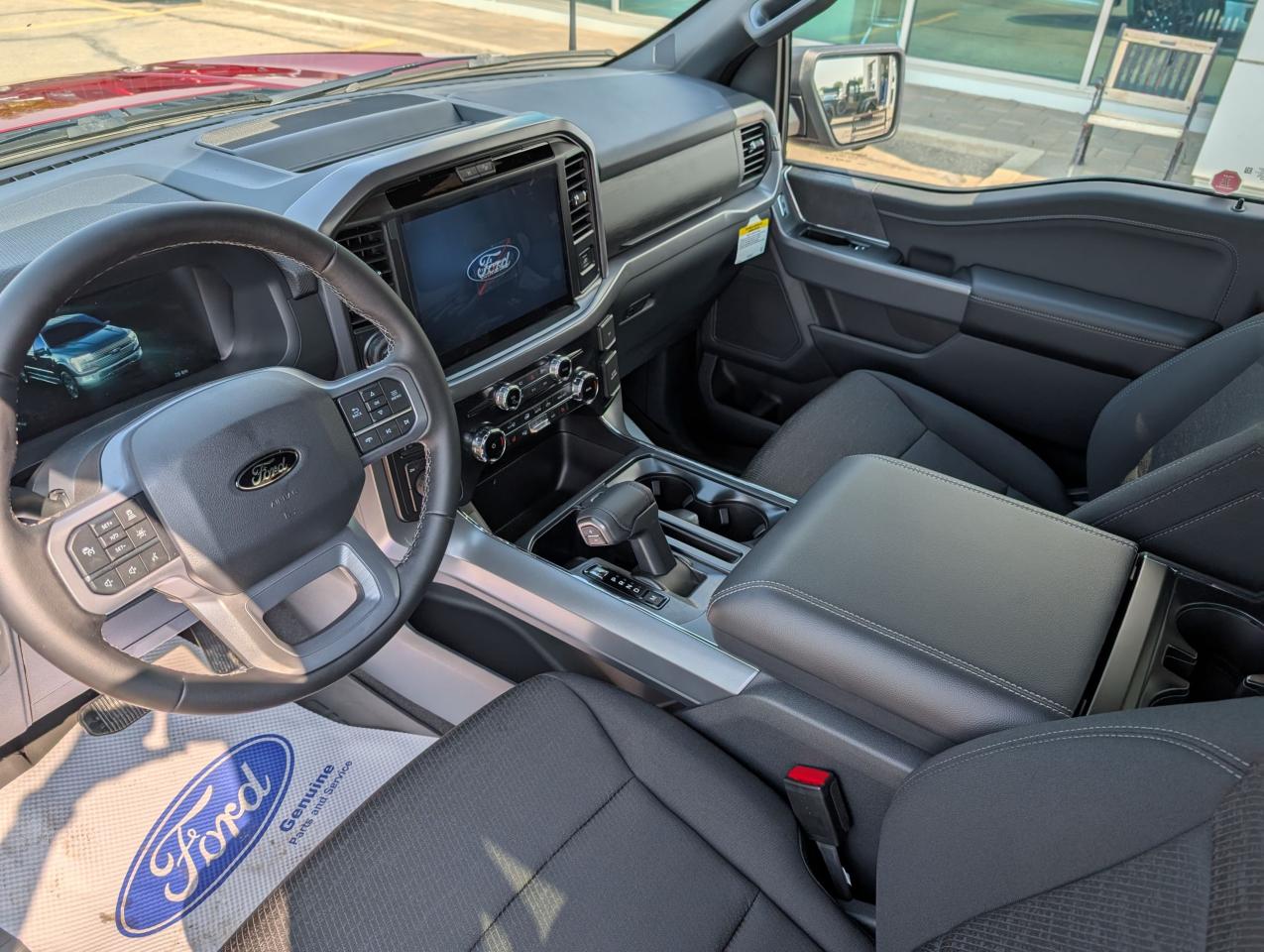 2025 Ford F-150 XLT Photo5